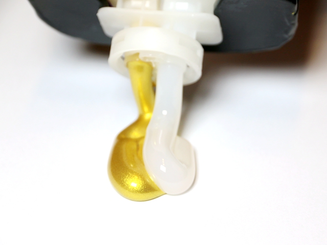 美縫劑沾到頭發上怎么辦？一招教你快速清洗